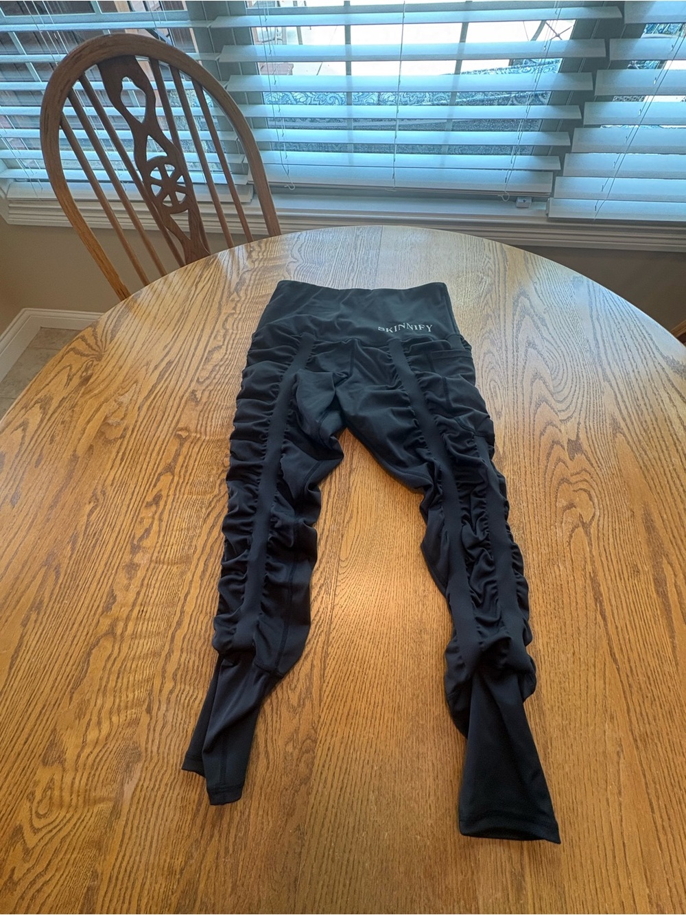 Skinnify Black Resistance Band Ruched Compression Sculpt Leggings Pocket Size M
